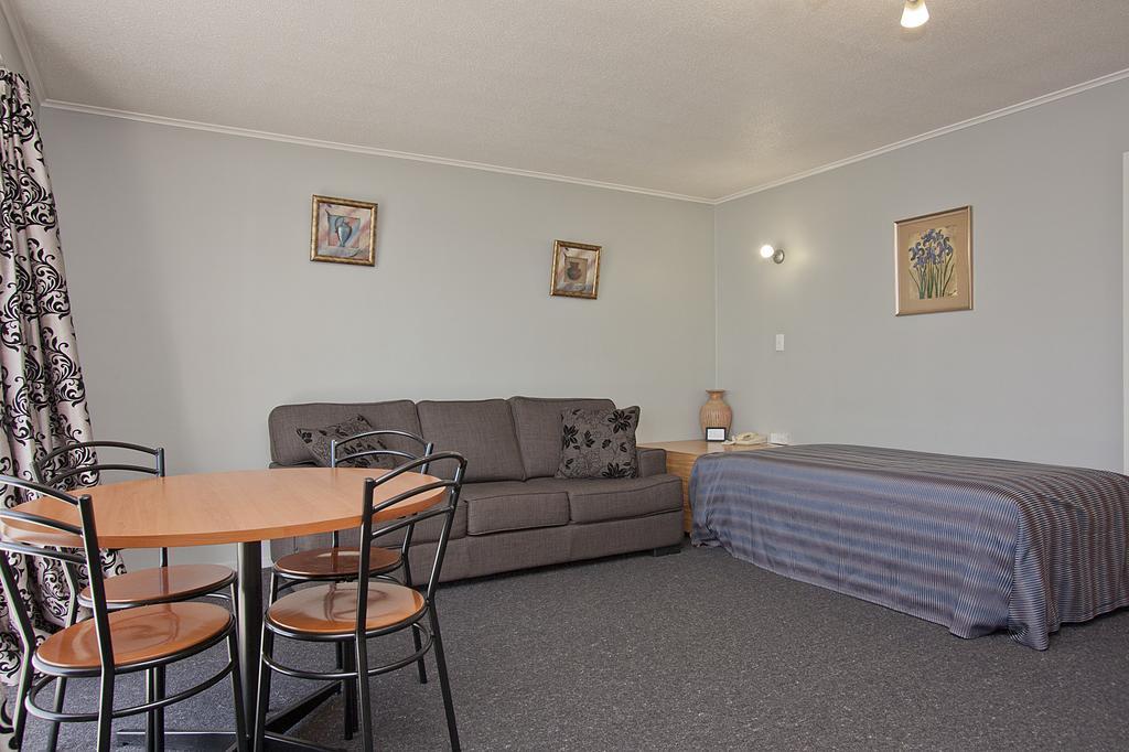 Coronation Park Motels Ashburton Exteriör bild