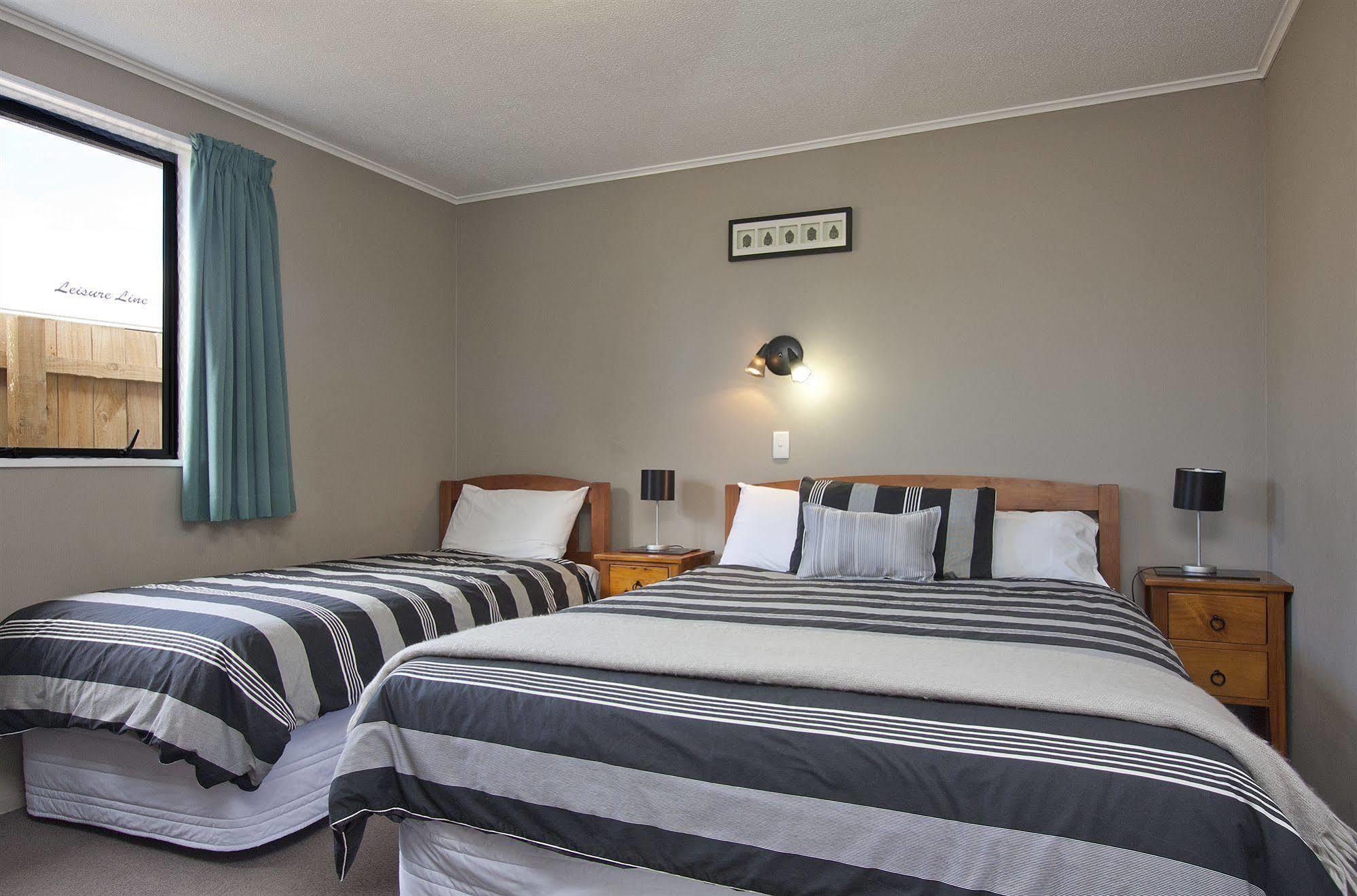 Coronation Park Motels Ashburton Exteriör bild